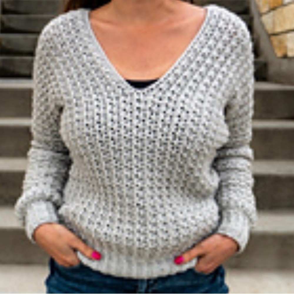 Y2K Vintage Elegant Knit Light Gray V-Neck Sweater Women's Small Juniors 11 EUC